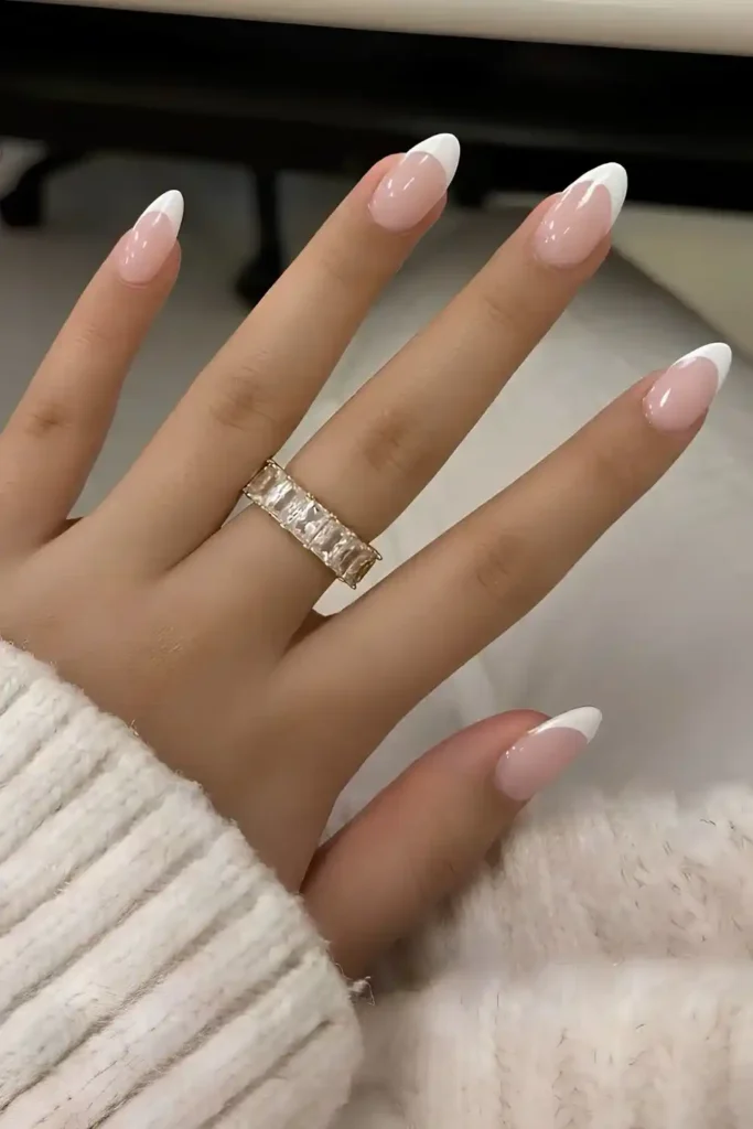 Classic White French Tip Manicure That Never Goes Out of Style