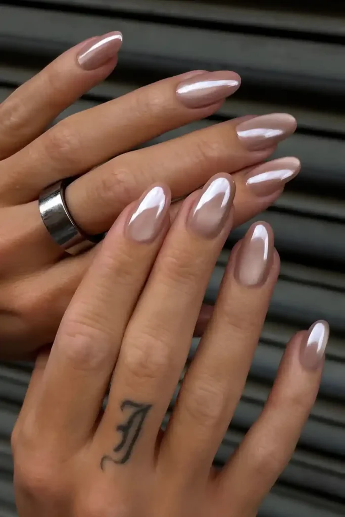 Neutral Cat Eye Effect Mani for an Effortlessly Elegant Look