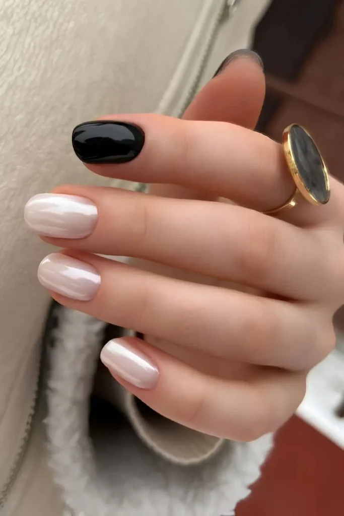 Black and White Chrome Mani That Shines Beautifully