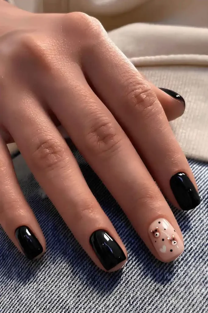 Black Fall Nails With Teddy Bear Art for the Cutest Autumn Look