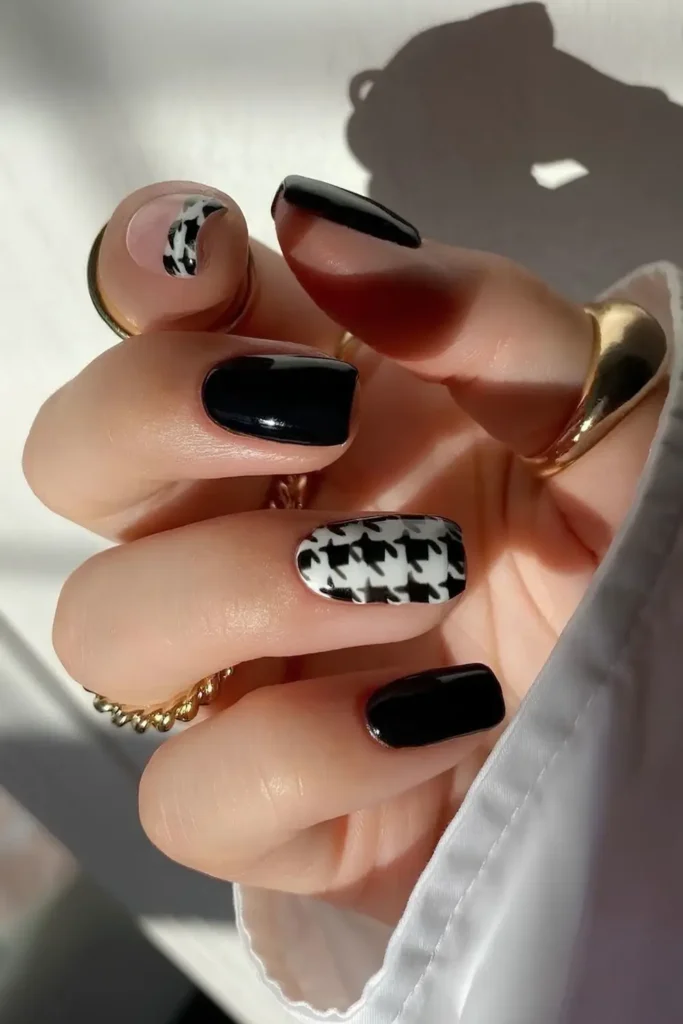Black Mani With Houndstooth Print for a Classic Style