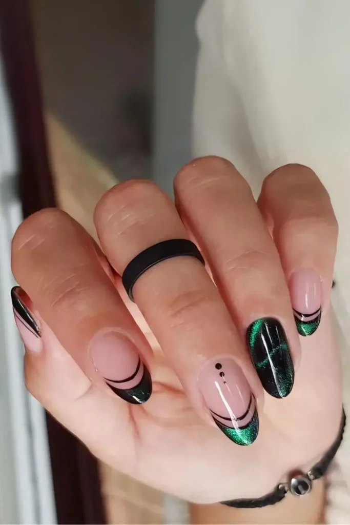 Dark Green Cat Eye Frenchies With a Stunning Magnetic Effect