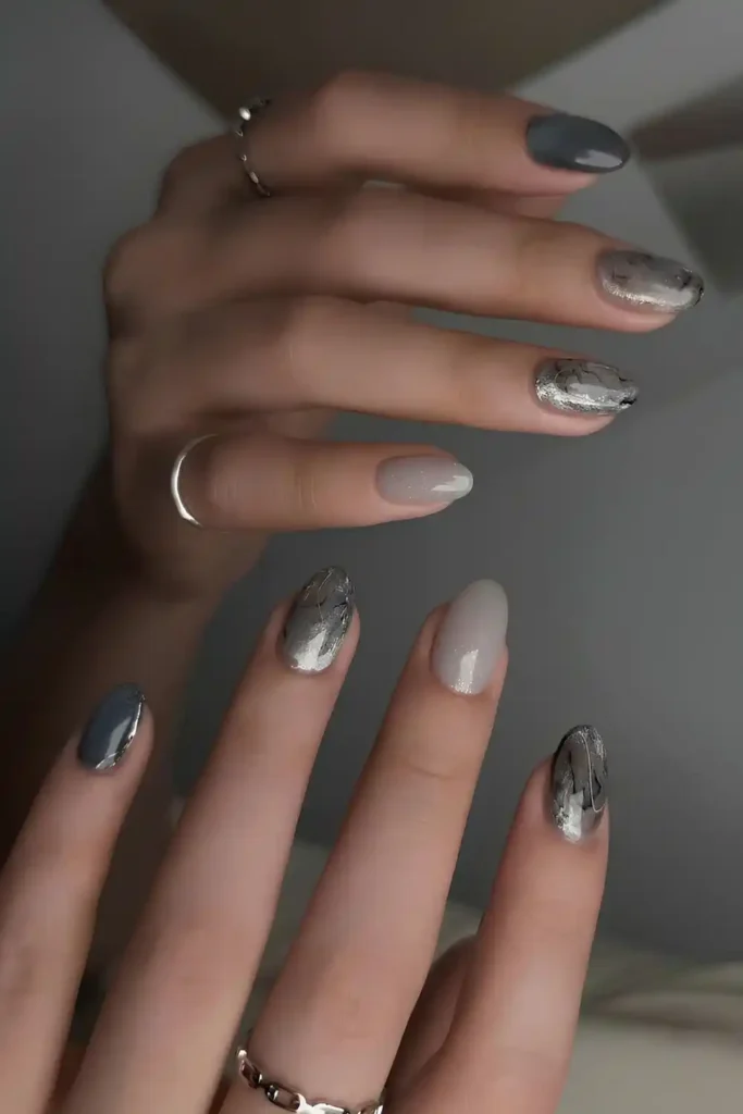 Gray Marble Effect Manicure That Looks Rich and Elegant