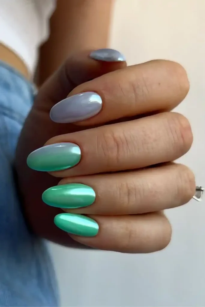 Green and Silver Chrome Nails That Sparkle Elegantly