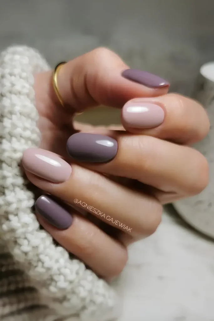 Light and Dark Mauve Nails With a Beautiful Color Contrast
