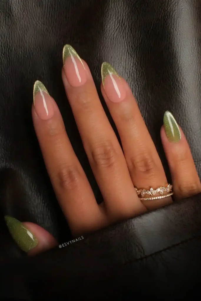 Light Green Cat Eye Effect Nails That Shine Beautifully