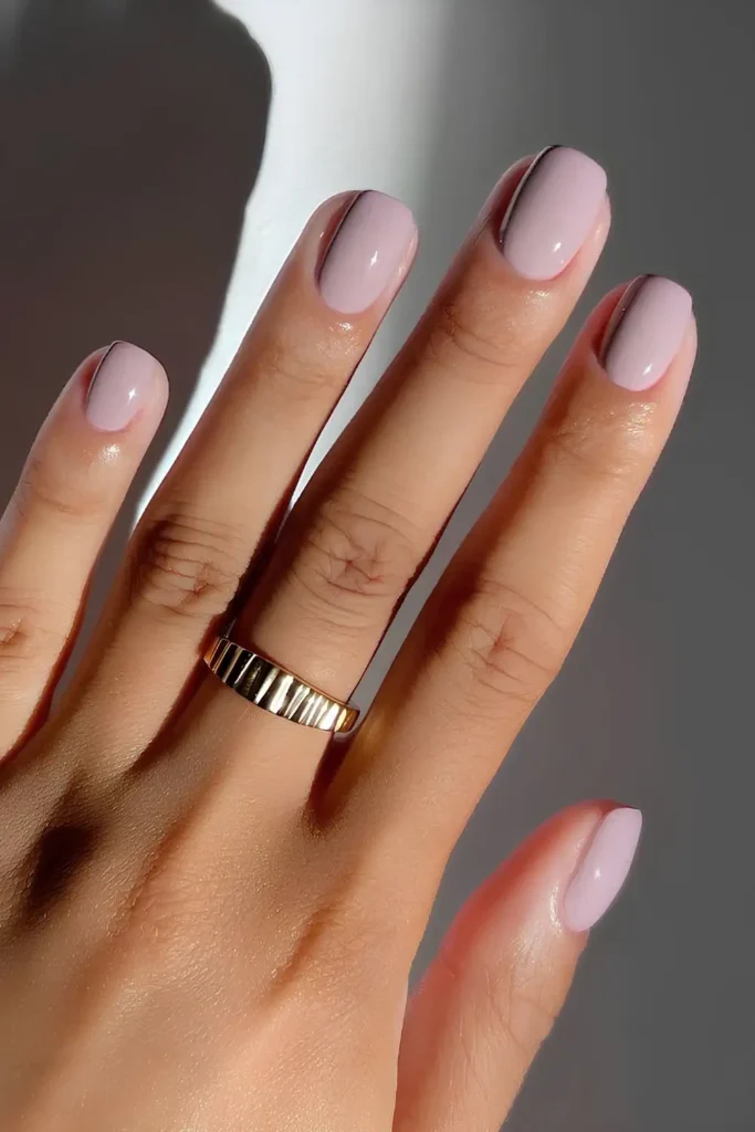 Light Mauve Nails for a Chic Everyday Manicure