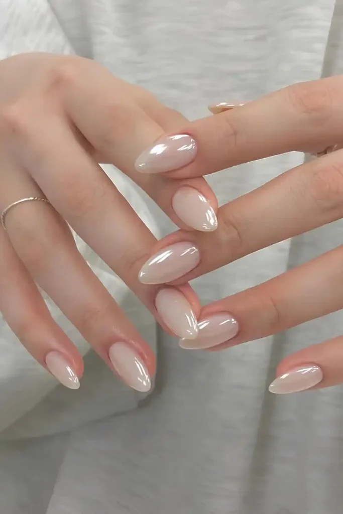 Milky White Chrome Effect Mani With a Sleek Modern Finish