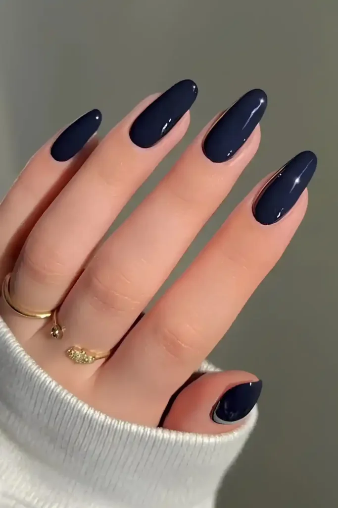 Navy Blue Solid Almond Mani for a Timeless Elegant Style