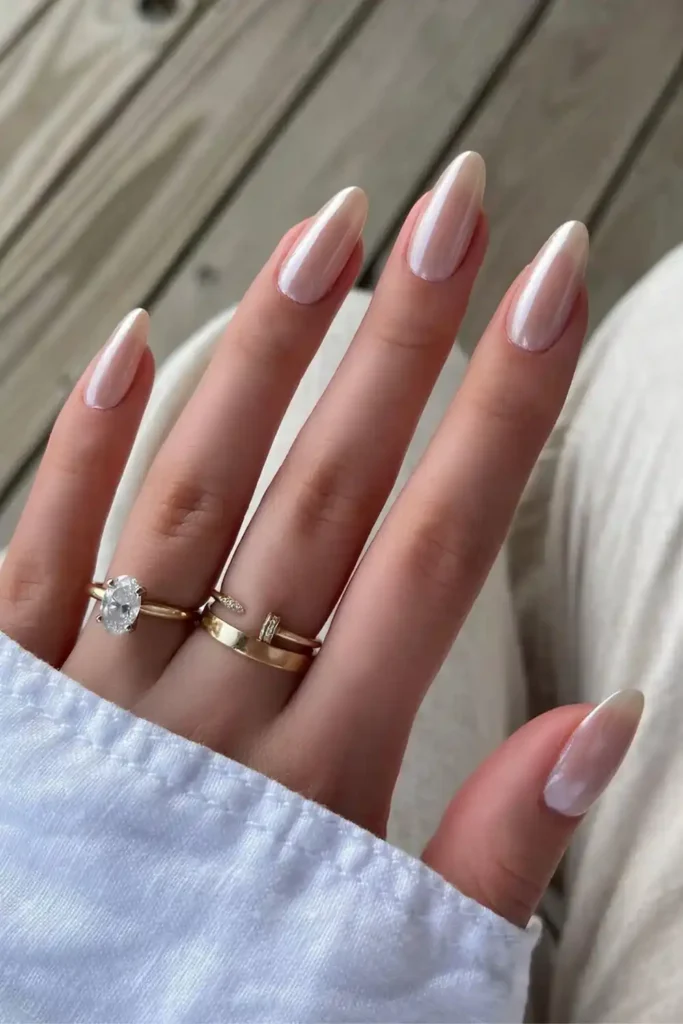 Neutral Chrome Almond Mani That Never Goes Out of Style
