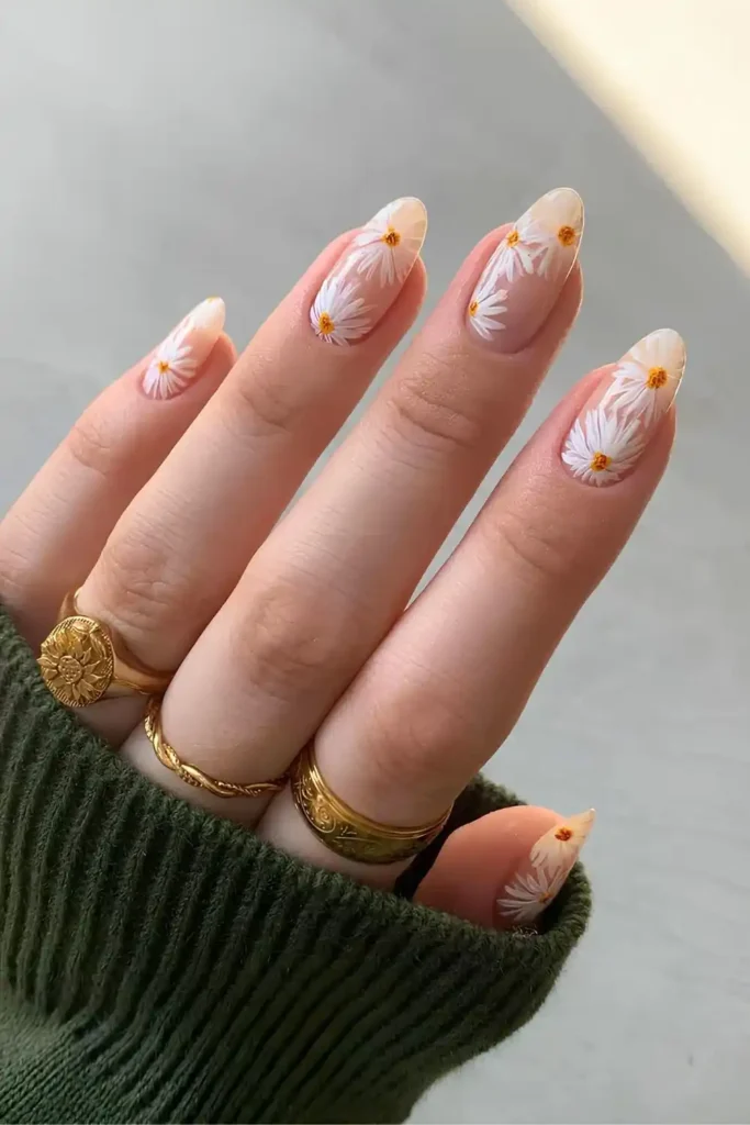 Neutral Nails With White Daisies for a Soft Everyday Look