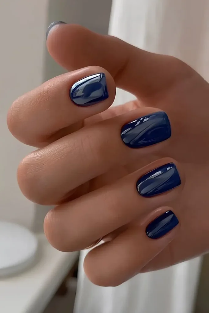 Blue Manicure With Bouclé Inspired Art for a Unique Style