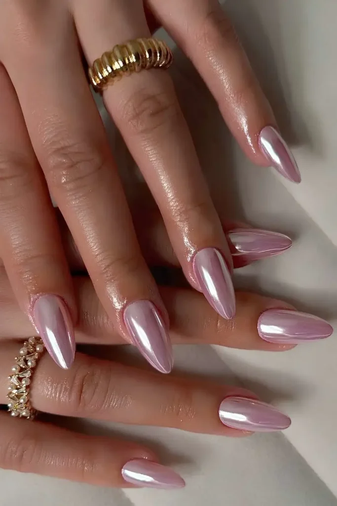 Soft Purple Chrome Nails for a Sleek Modern Finish