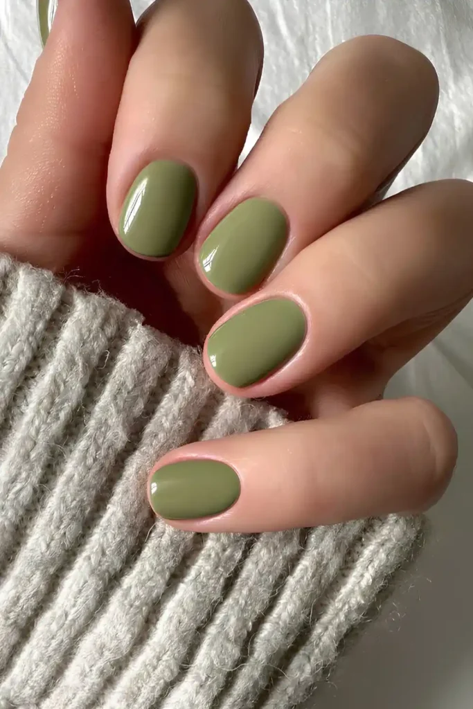 Solid Classic Olive Green Nails That Never Go Out of Style