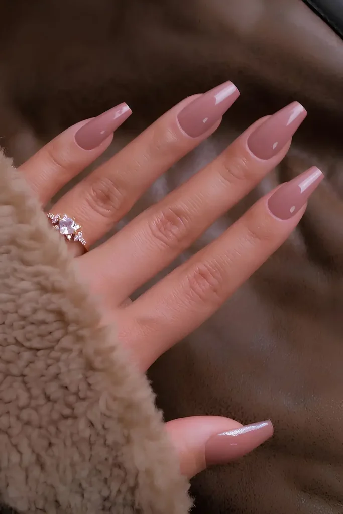 Solid Mauve Manicure for a Timeless Sophisticated Style