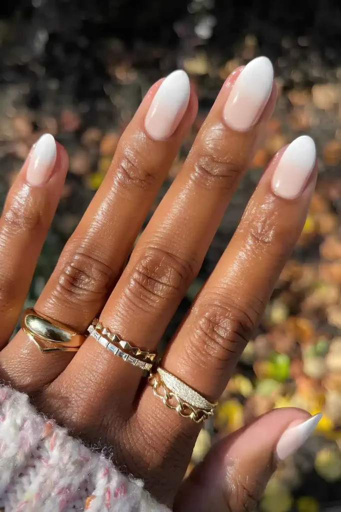 White to Beige Ombre Manicure That Looks Soft and Elegant