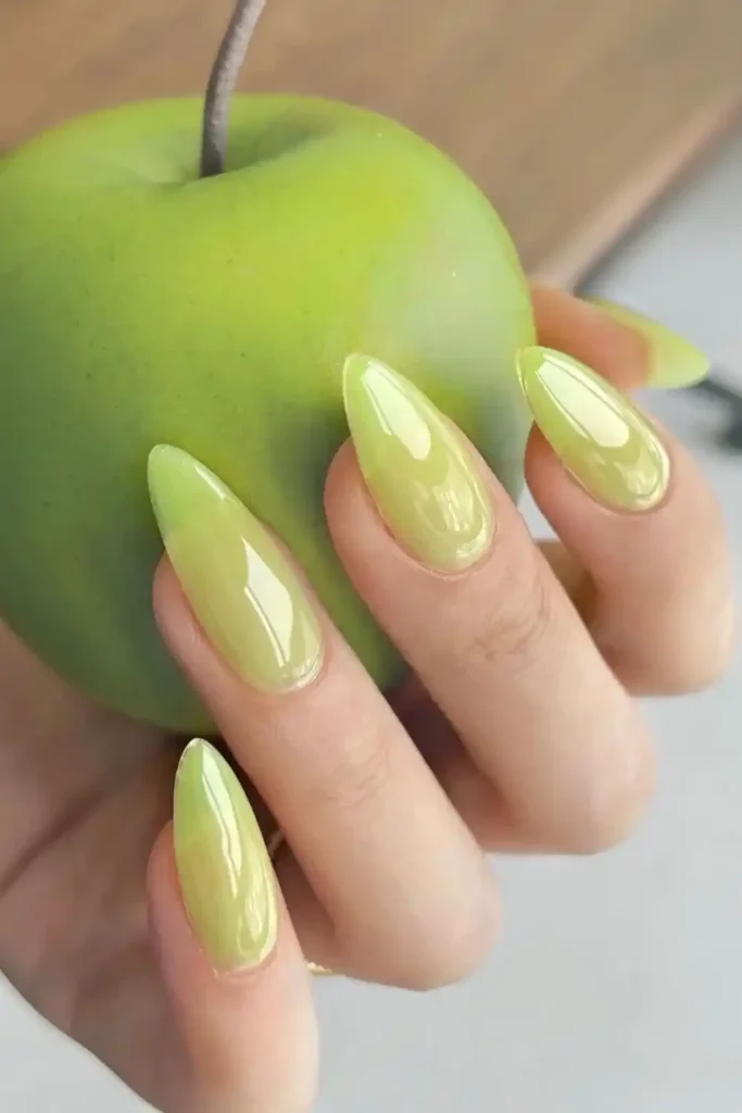 Apple Green Nails That Feel Fresh and Vibrant