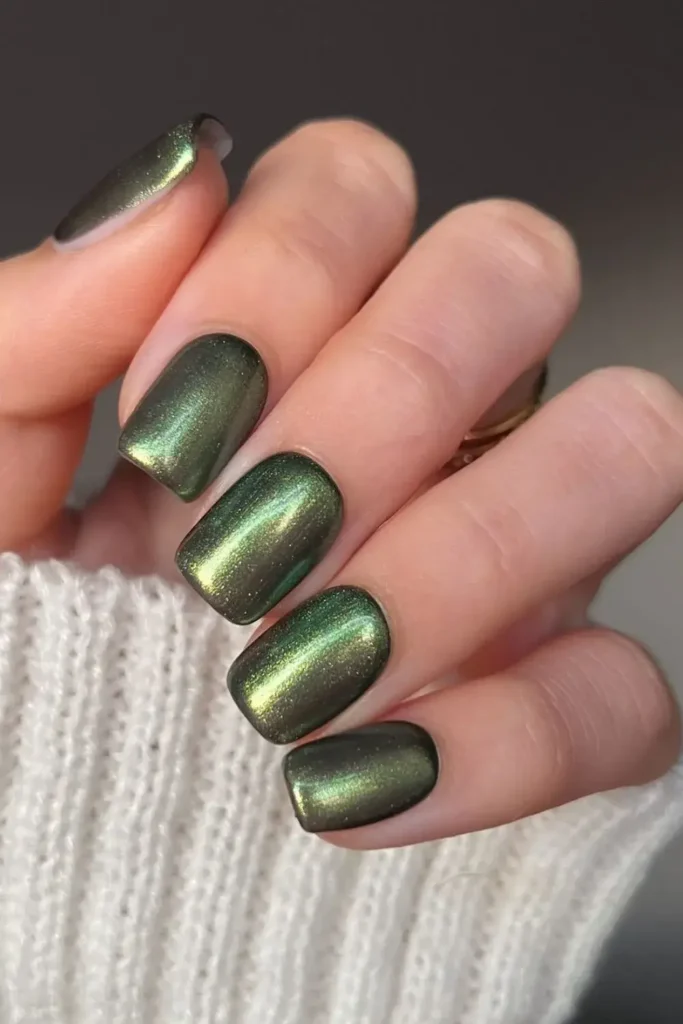 Green Chrome Nails With a Stunning Mirror Shine