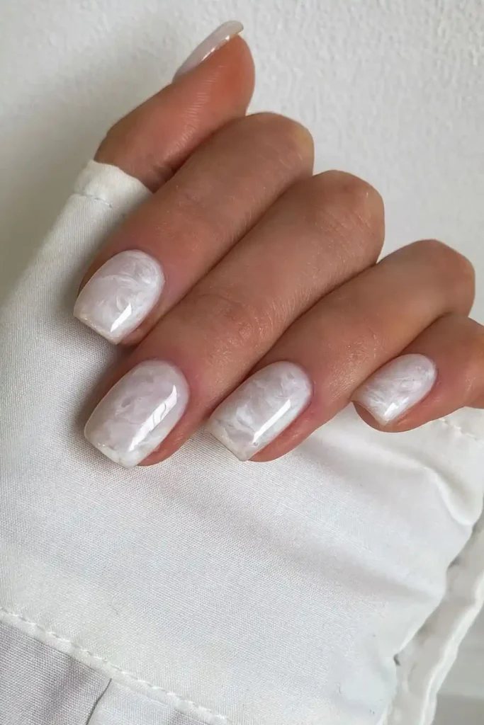 Marble White Nails With a Clean Elegant Finish