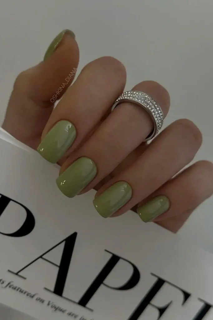 Olive Green Nails With a Rich Elegant Finish