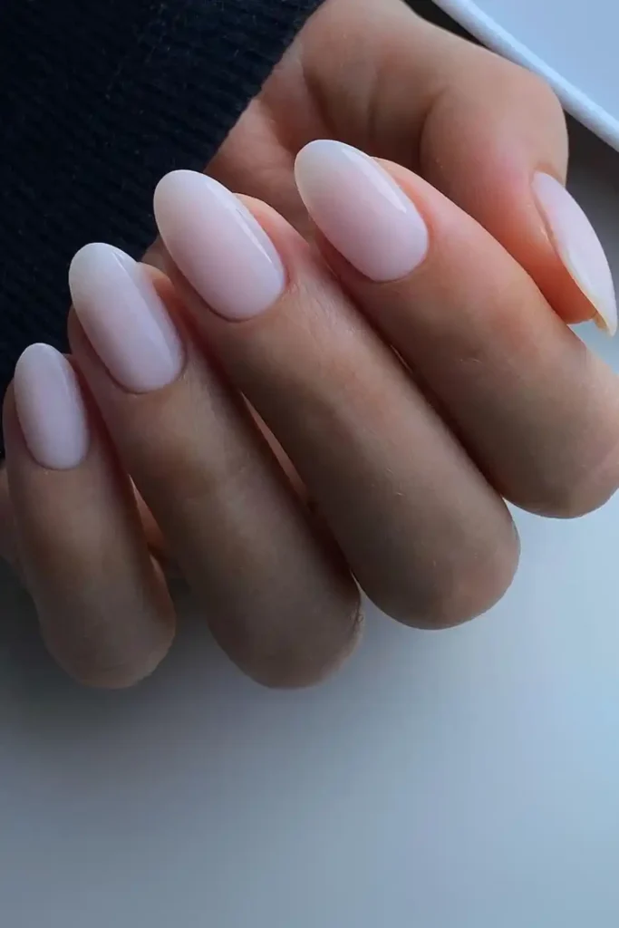 White Nails With a Clean Timeless Look